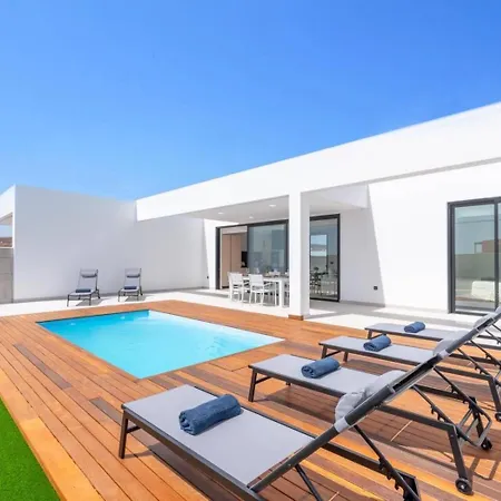 Villa Strelitzia Luxury House *